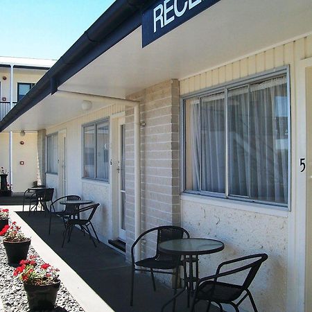 Cedar Court Motel ネーピア エクステリア 写真