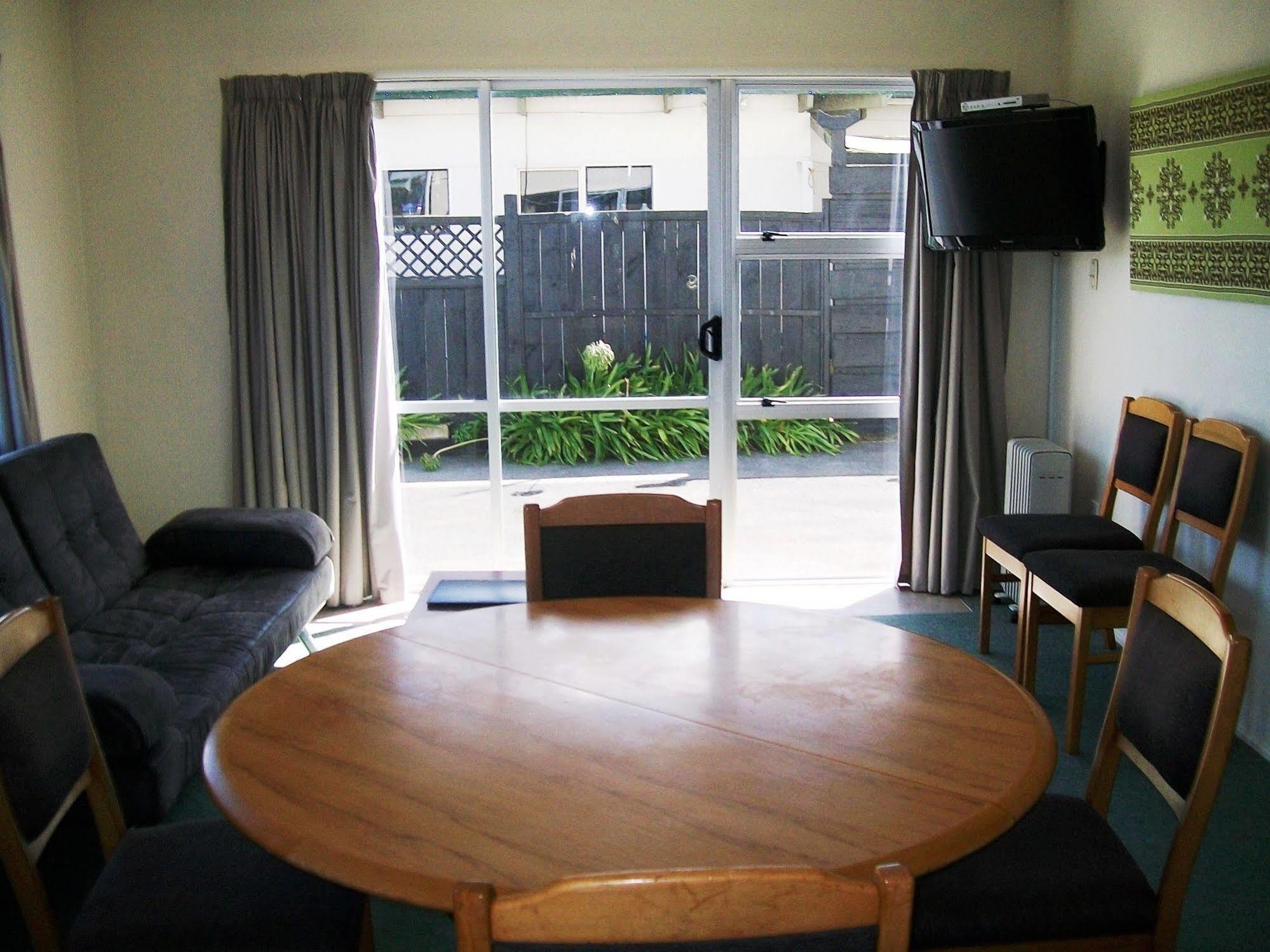Cedar Court Motel ネーピア エクステリア 写真