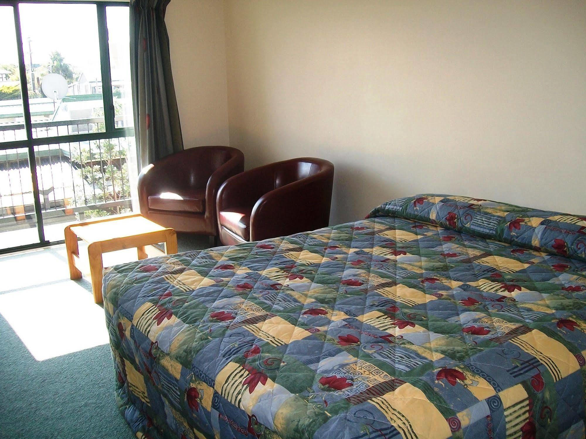 Cedar Court Motel ネーピア エクステリア 写真