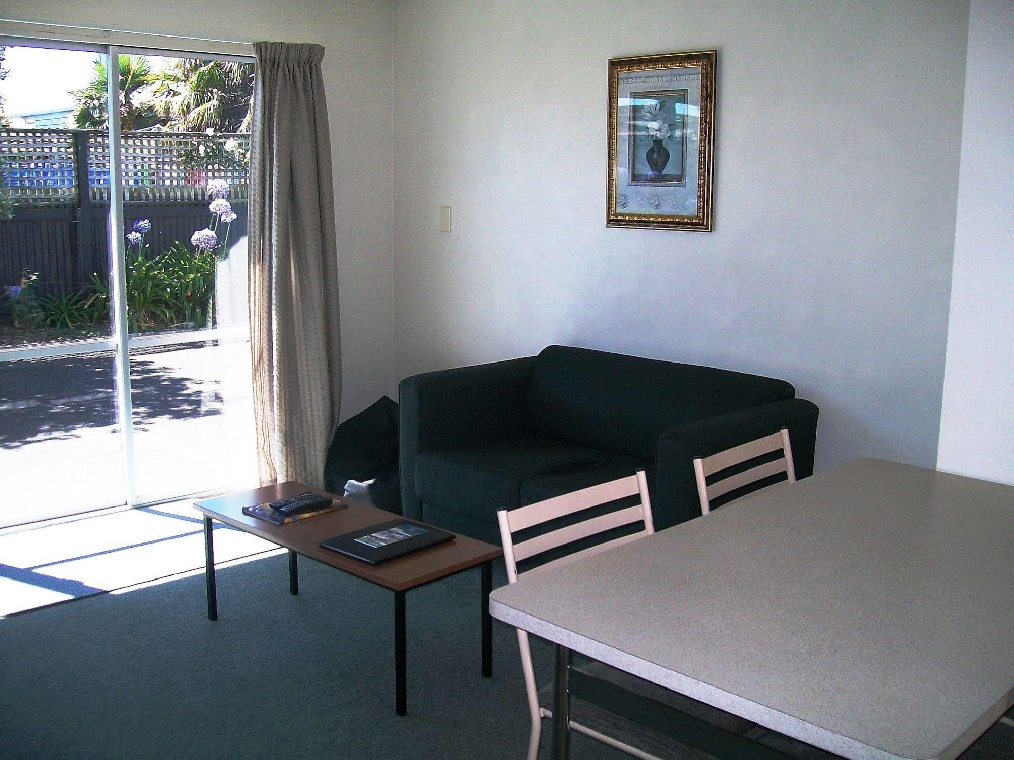 Cedar Court Motel ネーピア エクステリア 写真