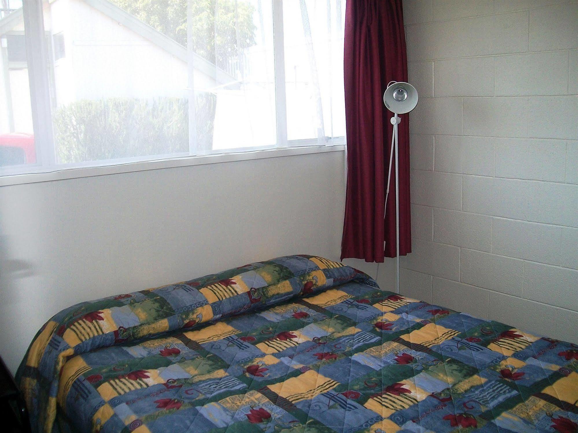 Cedar Court Motel ネーピア エクステリア 写真