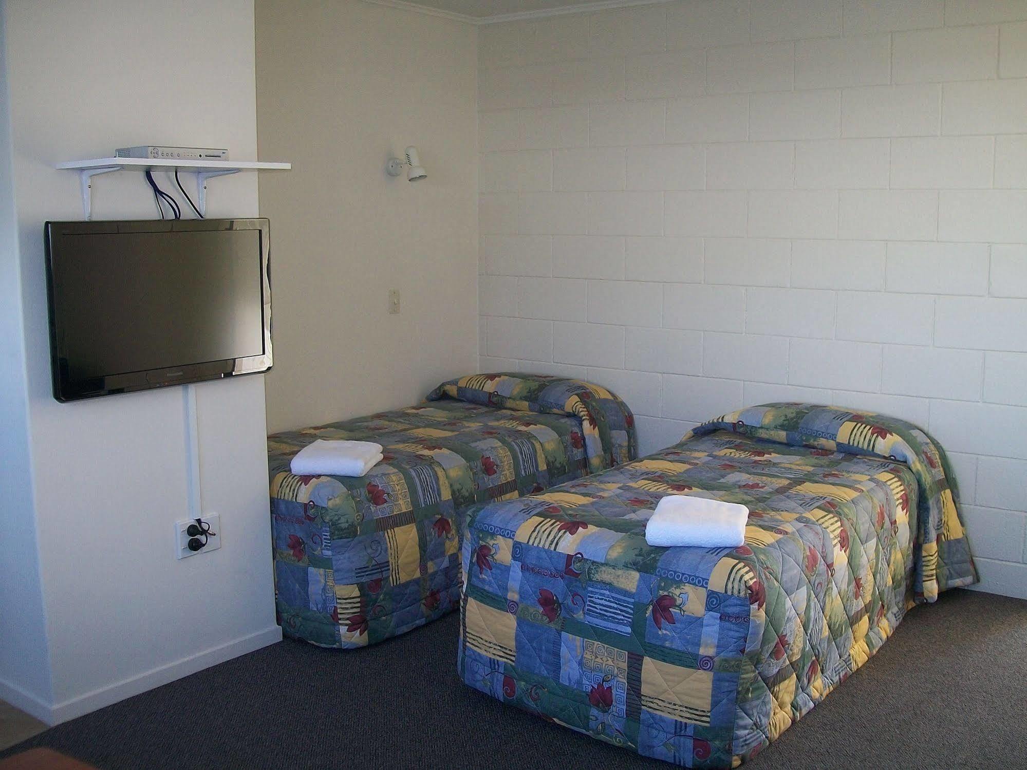 Cedar Court Motel ネーピア エクステリア 写真