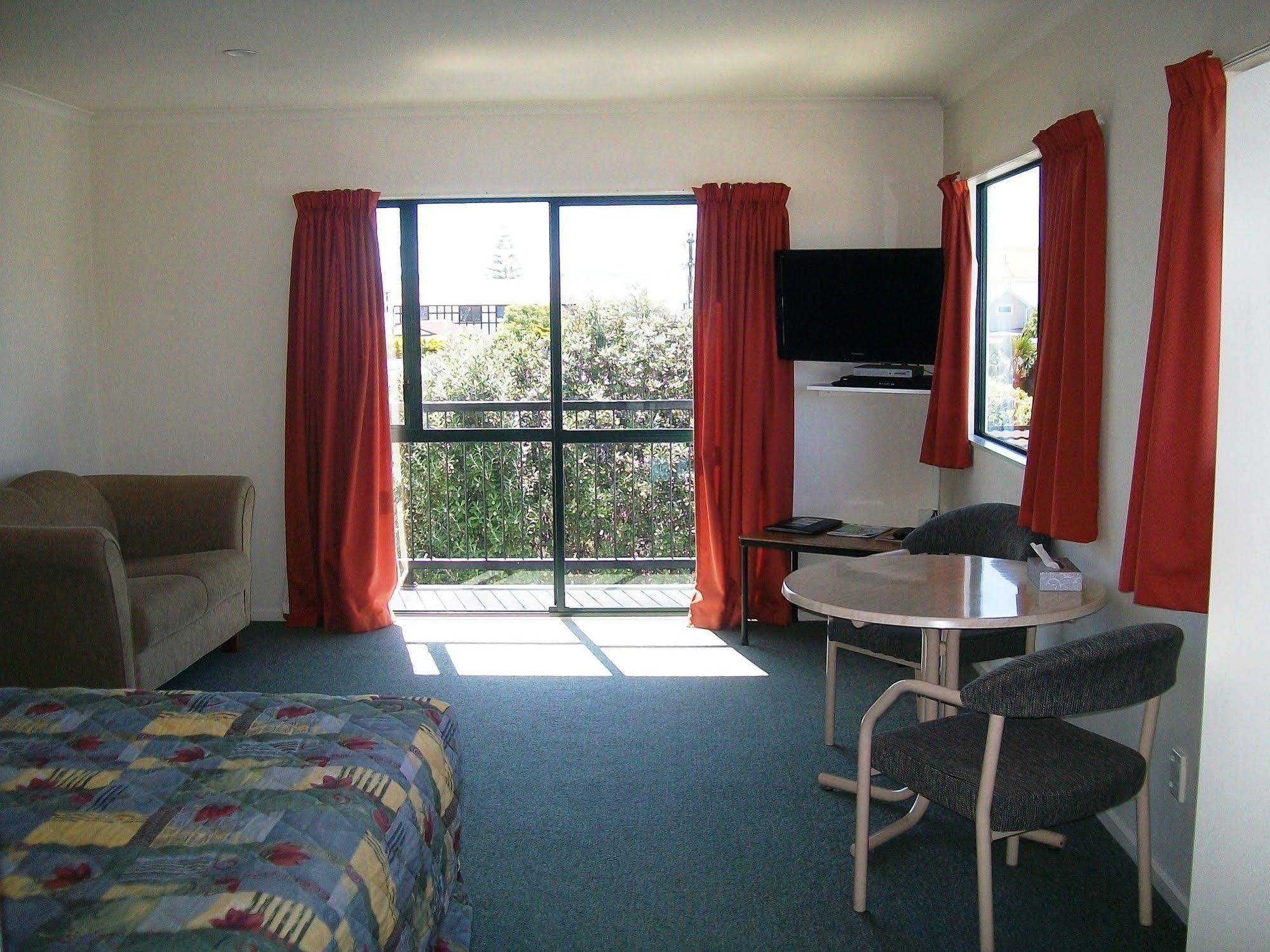 Cedar Court Motel ネーピア エクステリア 写真