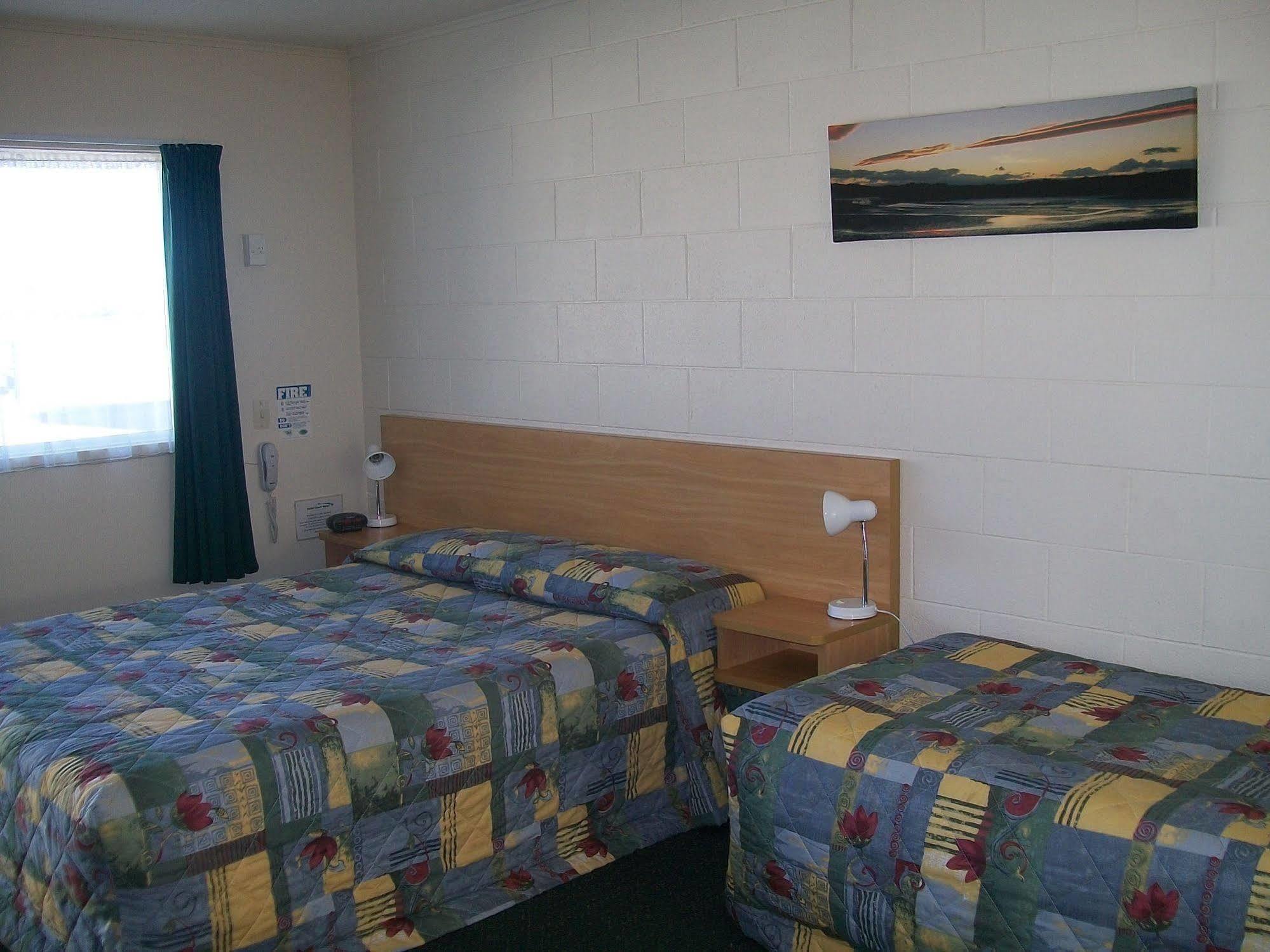 Cedar Court Motel ネーピア エクステリア 写真